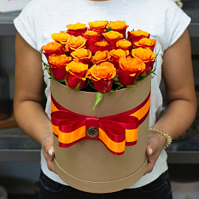 Цилиндр из роз средний "Испания"