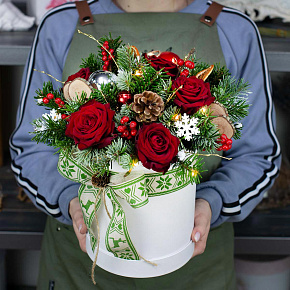 Новогодний цилиндр c гирляндой №1