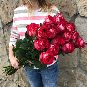 Роза Голландия "Игуаза" 90 см шт.