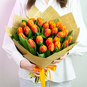 Букет из 27 оранжевых тюльпанов