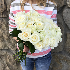 Белые розы Россия 60 см шт.