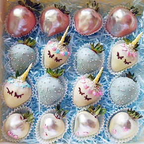 Набор конфет "Клубника в шоколаде №4" 16 шт.