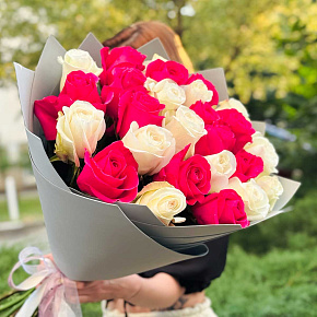 Букет из 25 крупных роз Эквадор 80 см