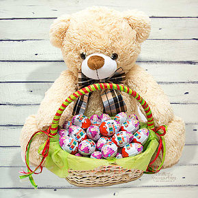 Мишка с корзиной Kinder Surprise 51 шт.