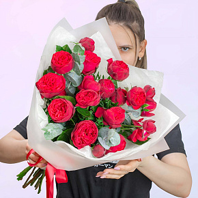 Букет из пионовидных роз "Ред Пиано"