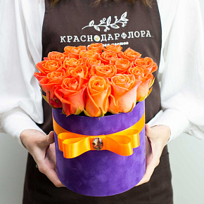 Цилиндр из 19 роз "Вау"