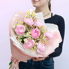 Букет "Ранункулюсы и Матрикария"