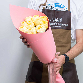 Букет из 11 пионовидных роз "Дэвид Остин"